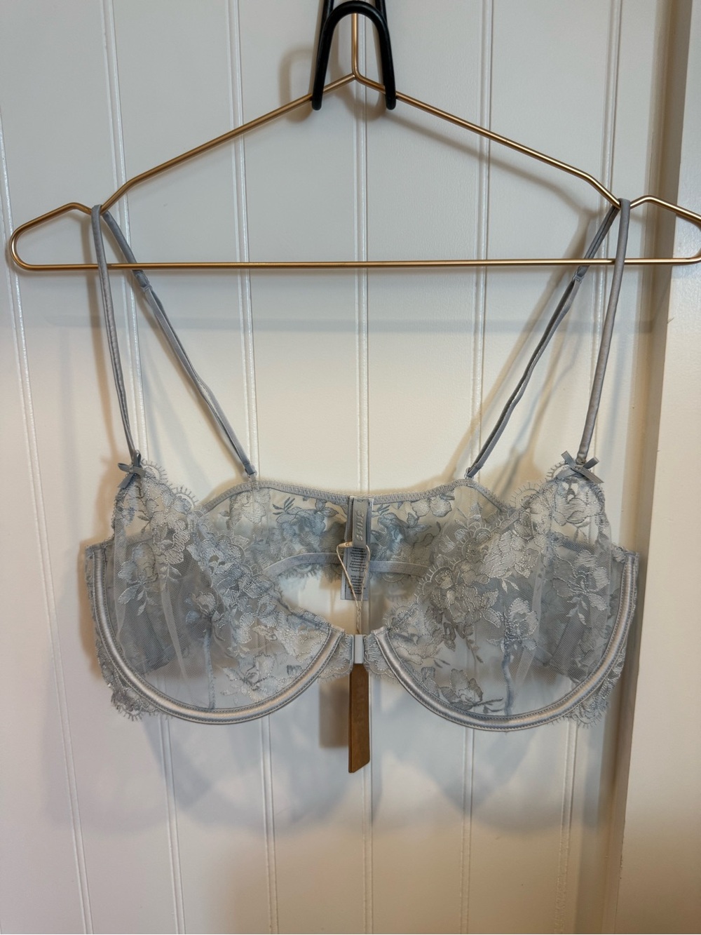 SKIMS Pearl Embroidered Lingerie Bra Tag - 34DD